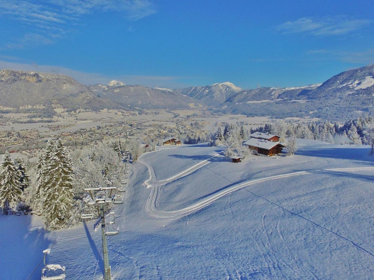 Chalet On The Ski Slope In St Johann In Tyrol Apfeldorf エクステリア 写真